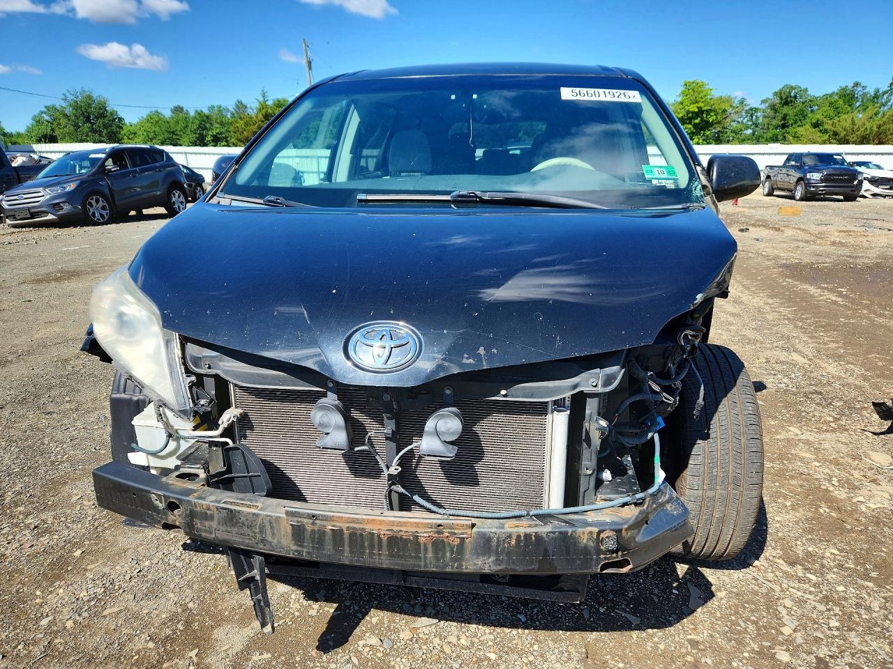 2014 Toyota Sienna Le Серый vin: 5TDKK3DCXES474552