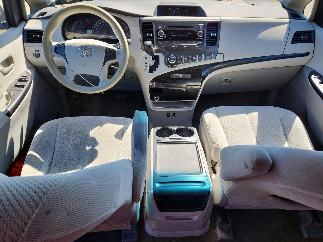 2014 Toyota Sienna Le Серый vin: 5TDKK3DCXES474552