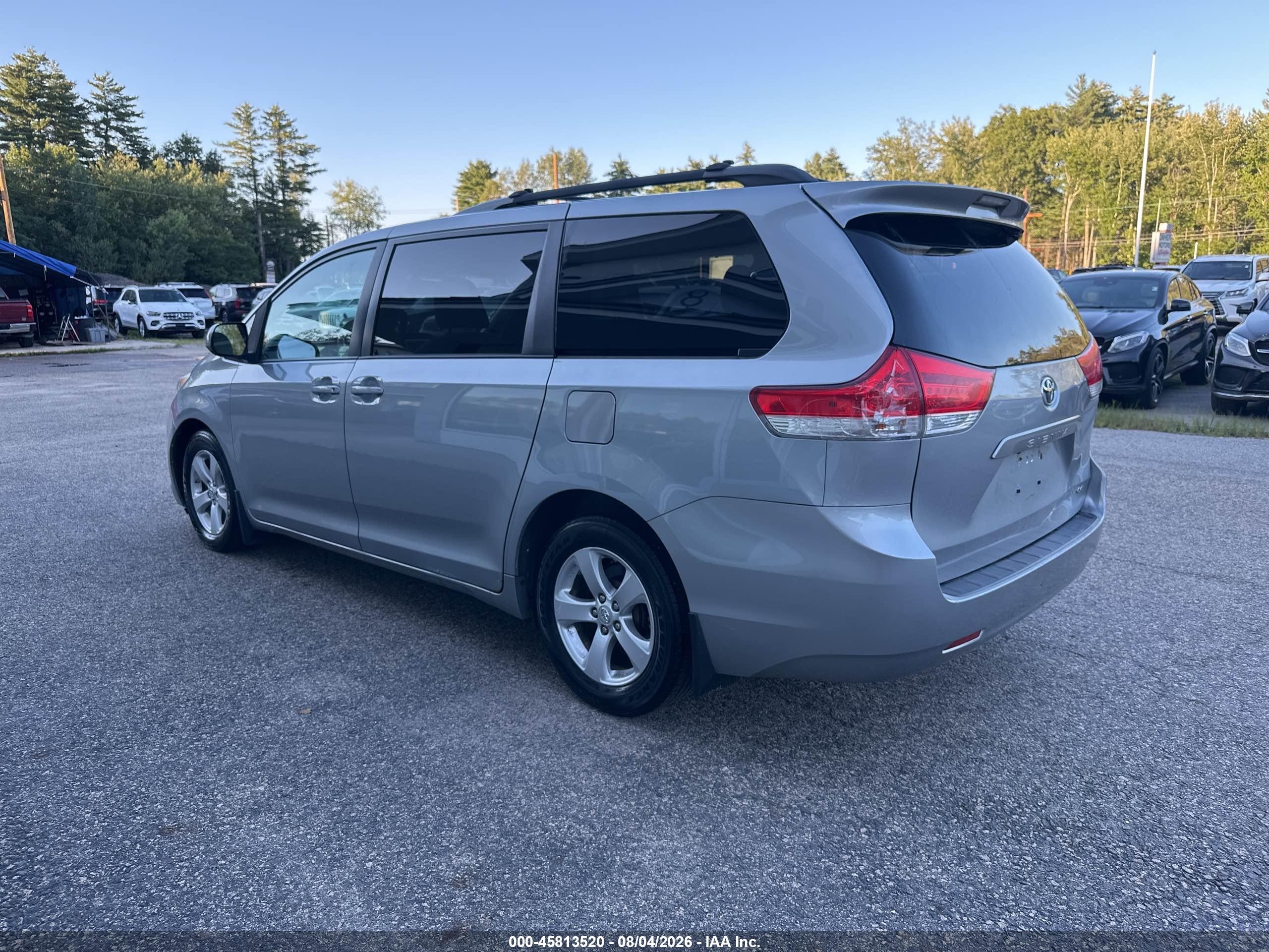 2014 Toyota Sienna Le V6 8 Passenger Серебряный vin: 5TDKK3DCXES478665