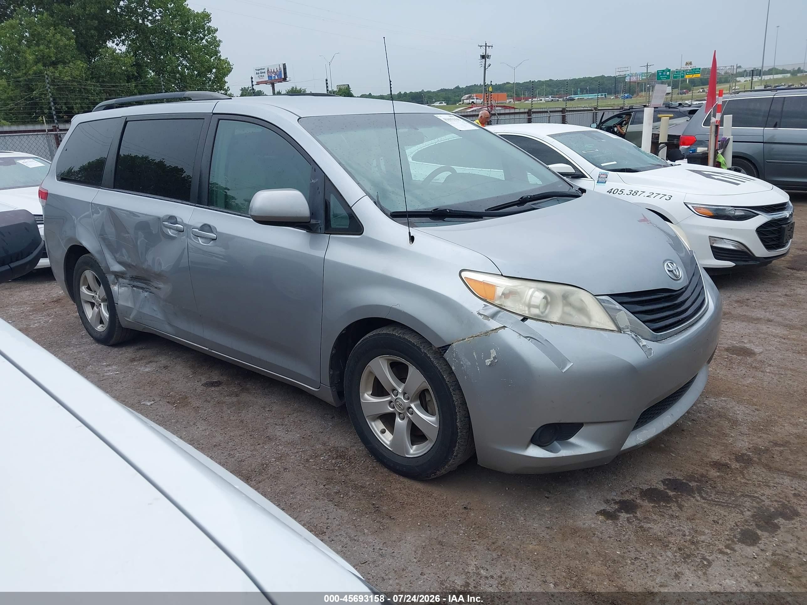 2014 Toyota Sienna Le V6 8 Passenger Gray vin: 5TDKK3DCXES483459