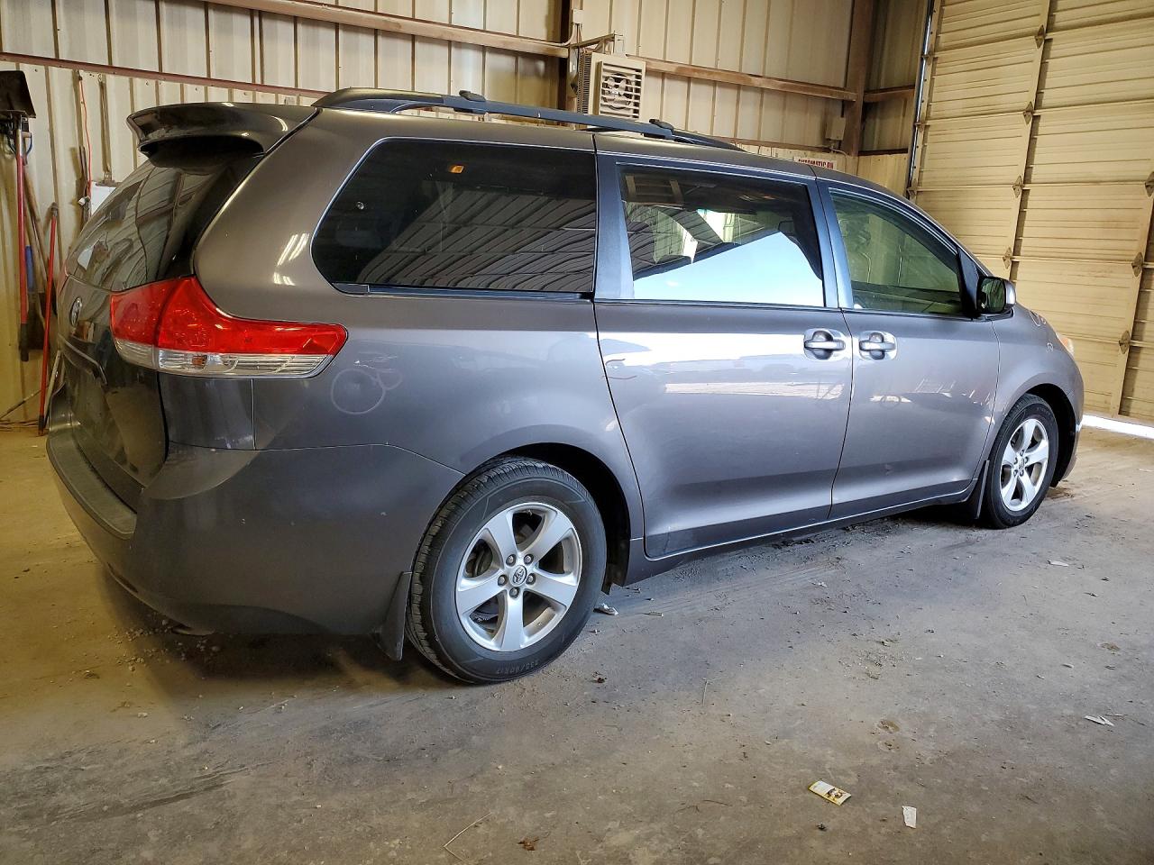 2014 Toyota Sienna Le Gray vin: 5TDKK3DCXES484028