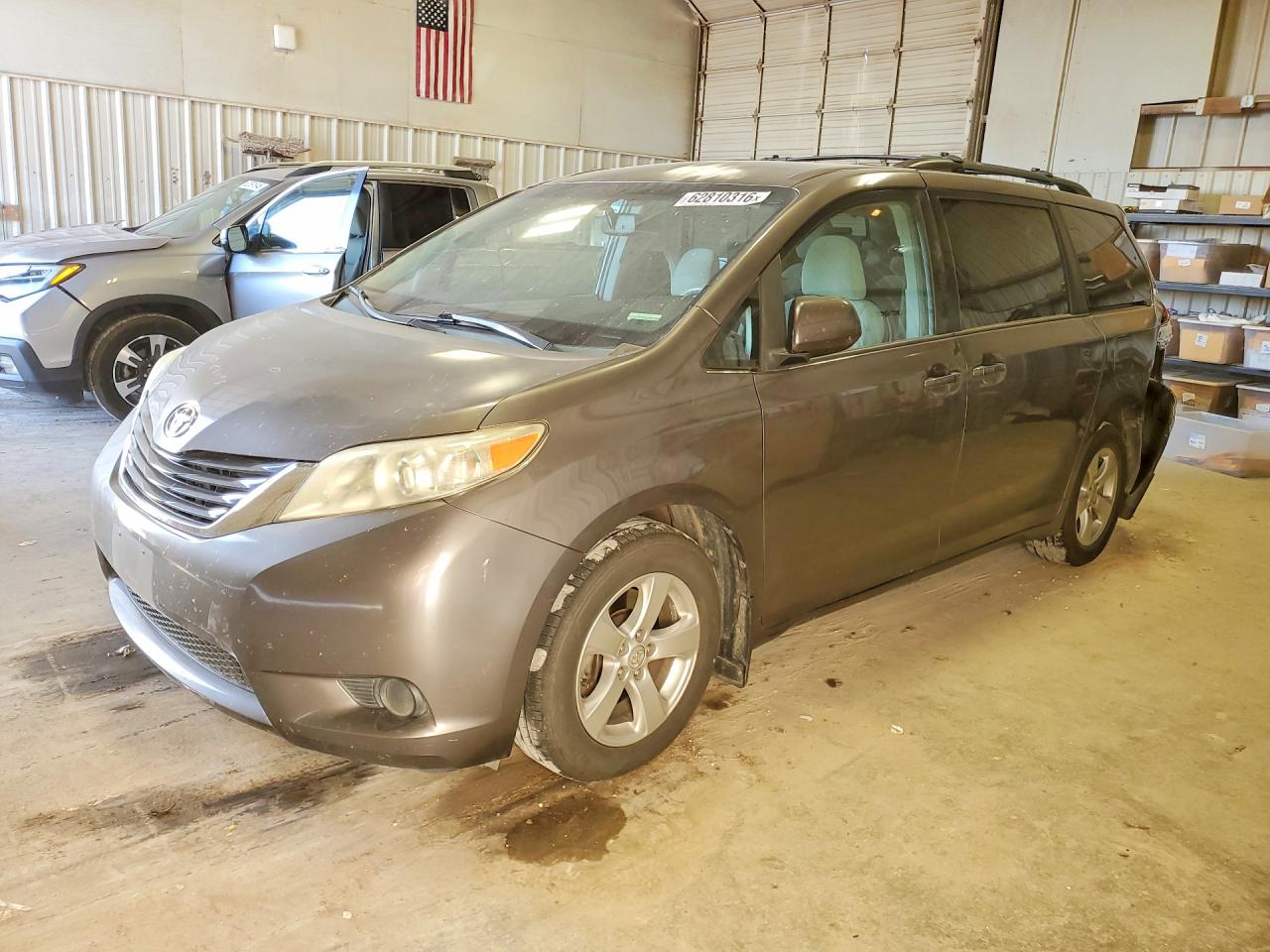 2014 Toyota Sienna Le Gray vin: 5TDKK3DCXES484028