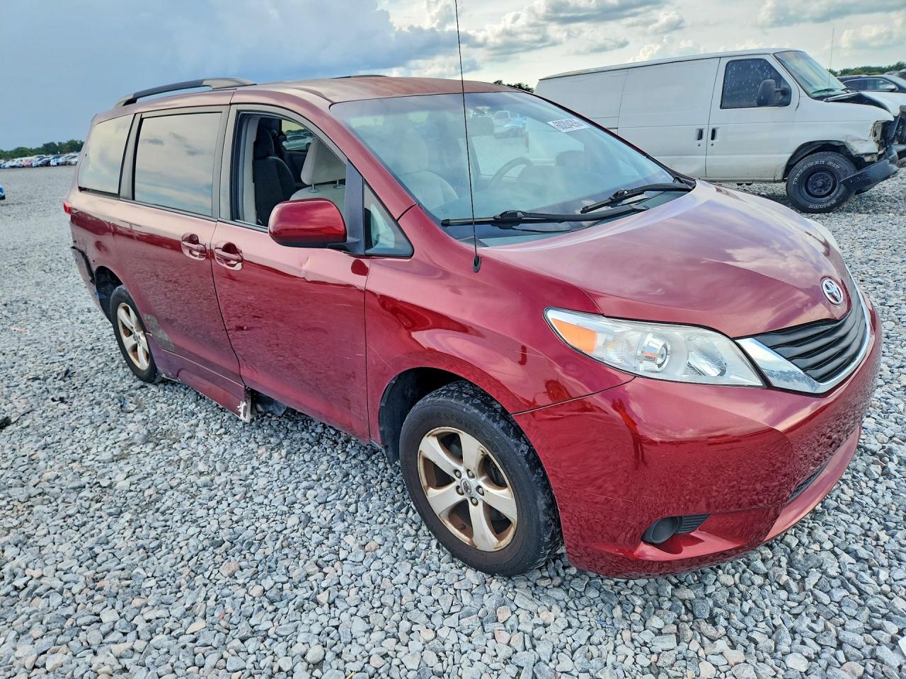 2014 Toyota Sienna Le Red vin: 5TDKK3DCXES486104