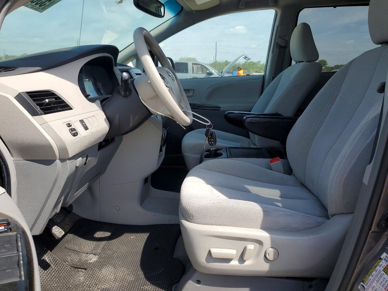 2014 Toyota Sienna Le Gray vin: 5TDKK3DCXES490962