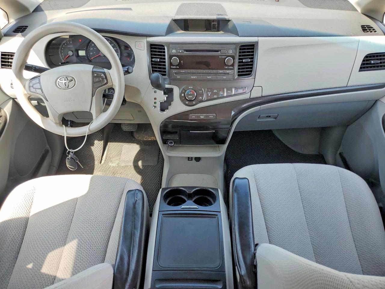 2014 Toyota Sienna Le Gray vin: 5TDKK3DCXES490962