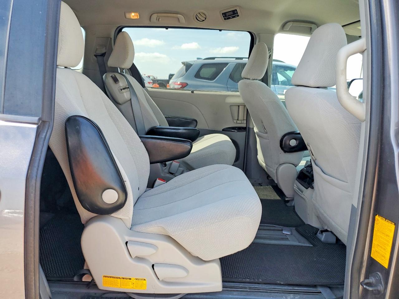 2014 Toyota Sienna Le Gray vin: 5TDKK3DCXES490962