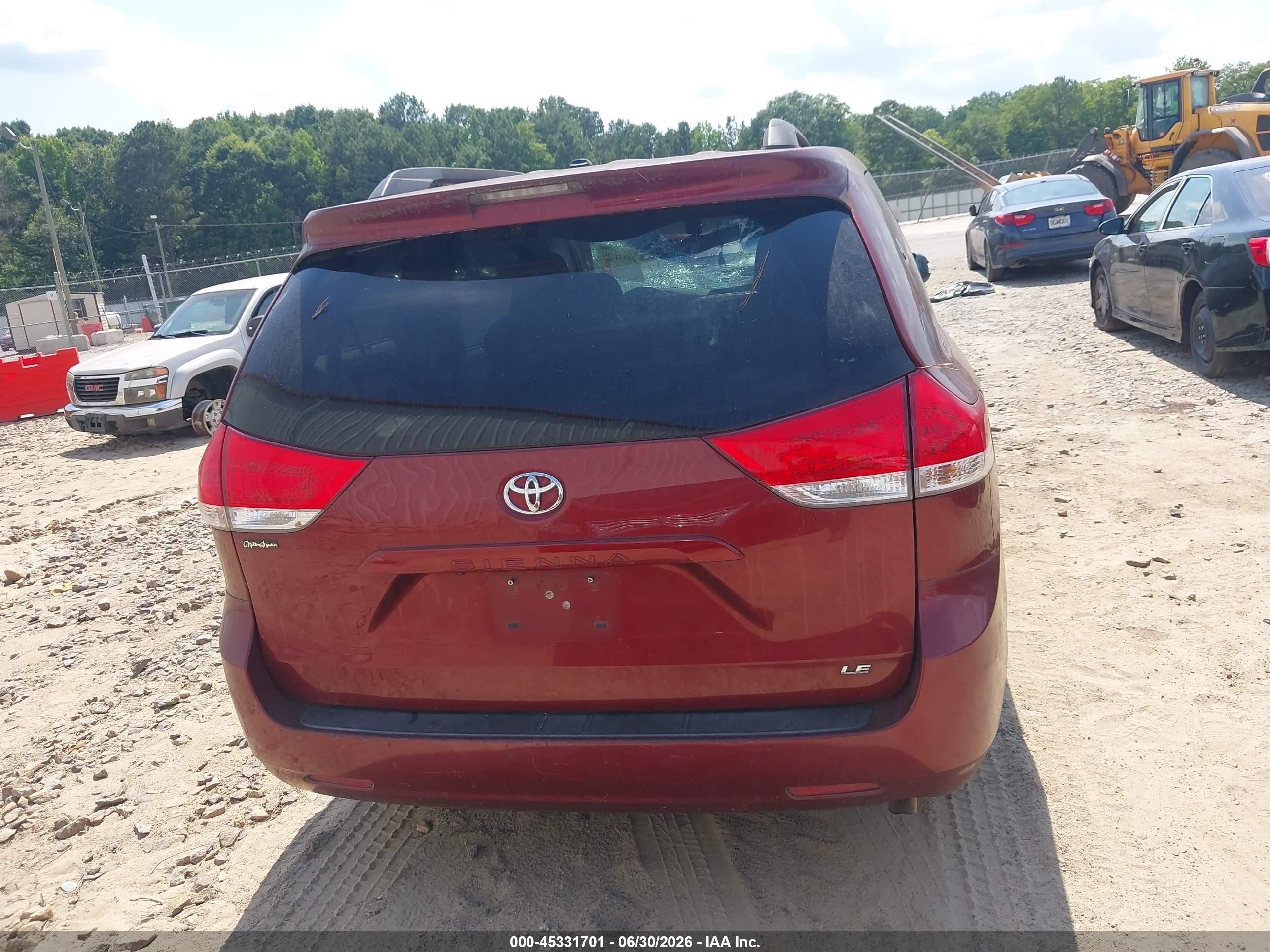 2014 Toyota Sienna Le V6 8 Passenger Burgundy vin: 5TDKK3DCXES493912