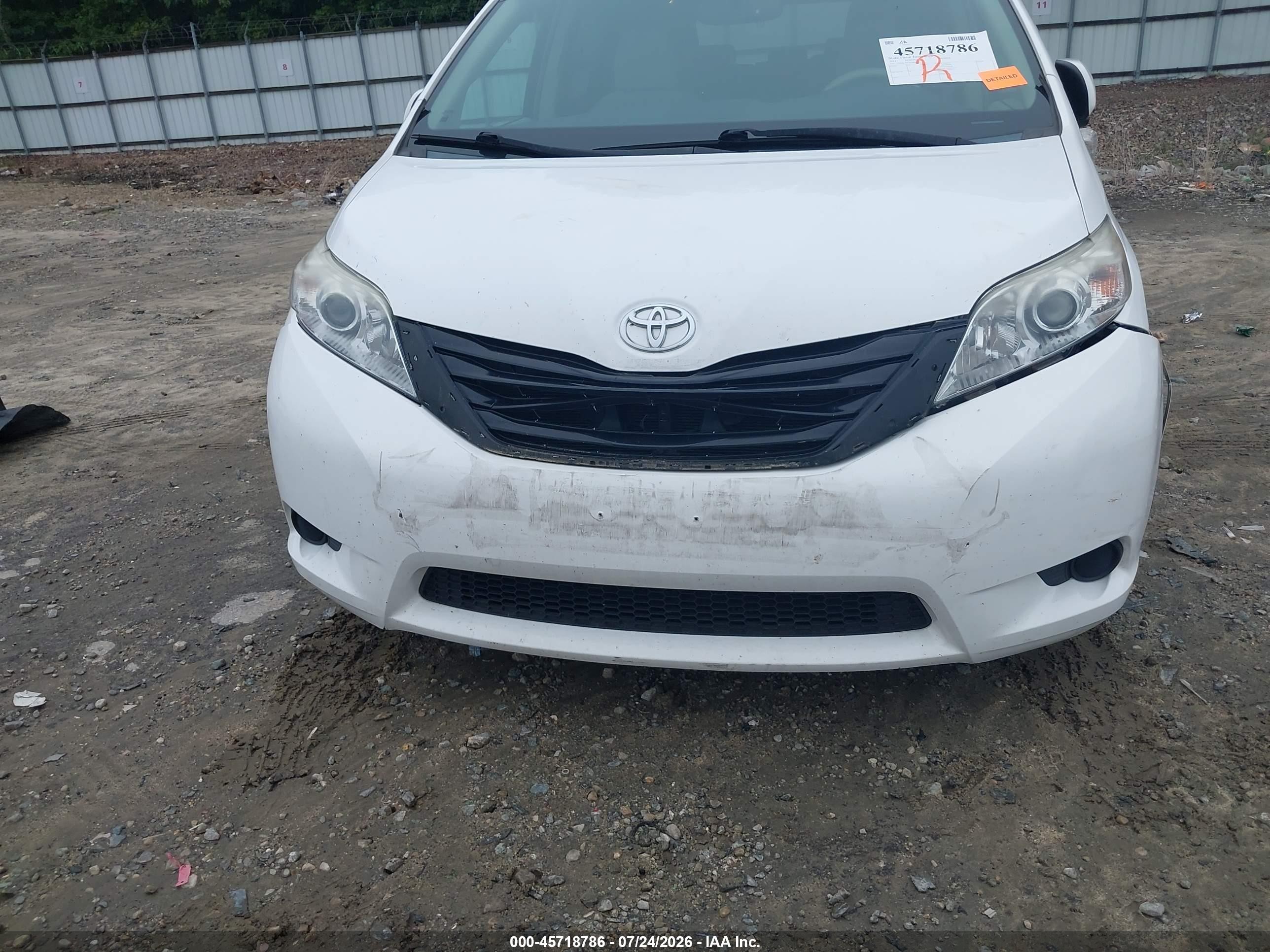 2014 Toyota Sienna Le V6 8 Passenger White vin: 5TDKK3DCXES496552