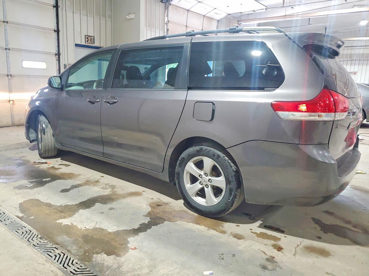 2014 Toyota Sienna Le Угольный vin: 5TDKK3DCXES500566