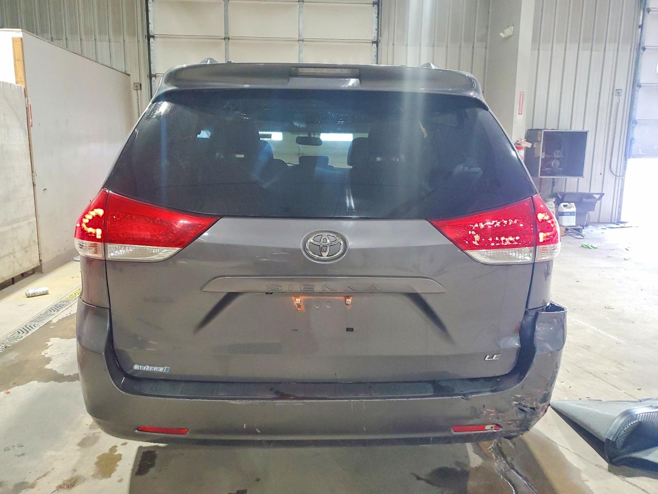 2014 Toyota Sienna Le Угольный vin: 5TDKK3DCXES500566