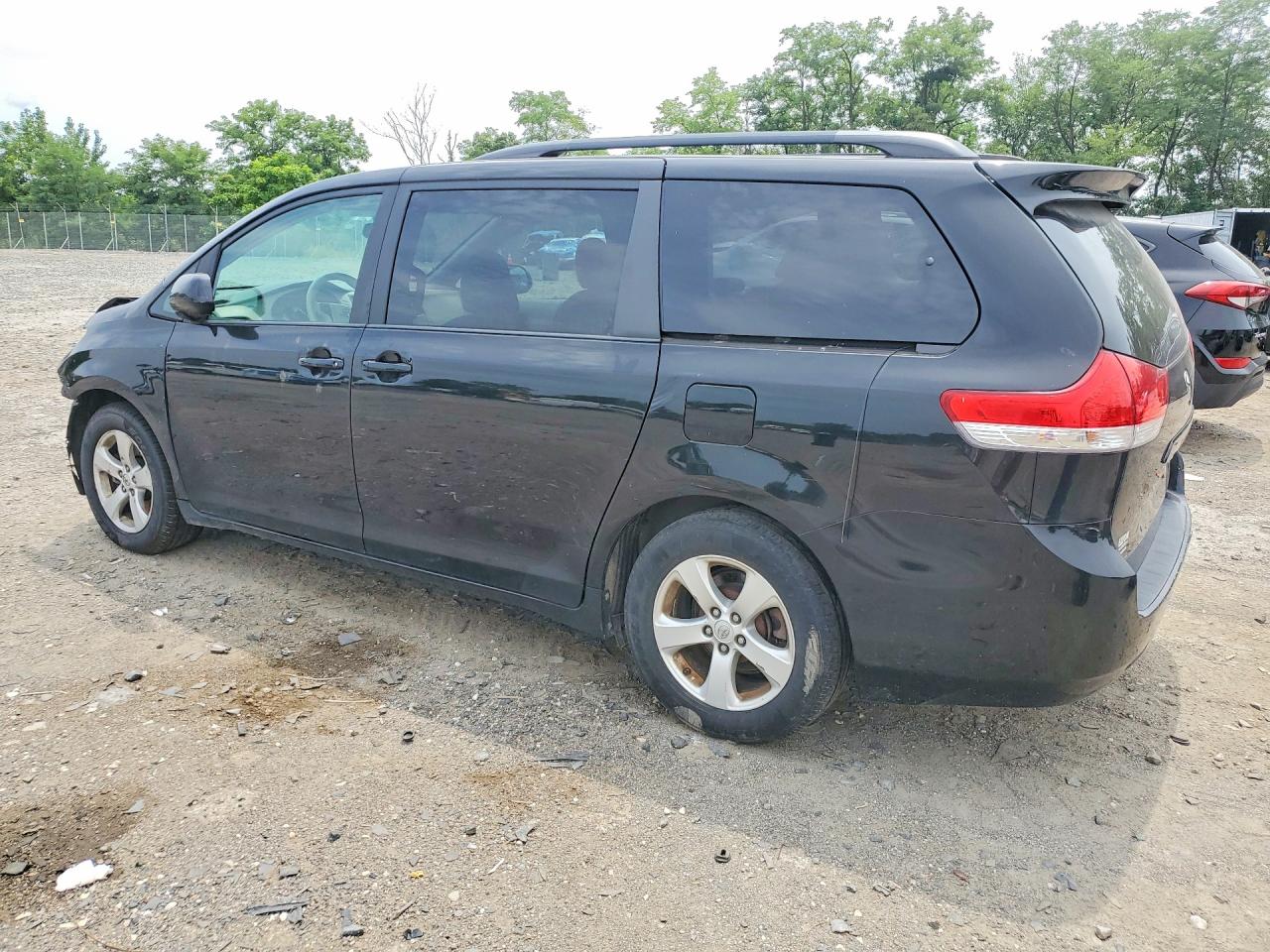 2014 Toyota Sienna Le Black vin: 5TDKK3DCXES501152