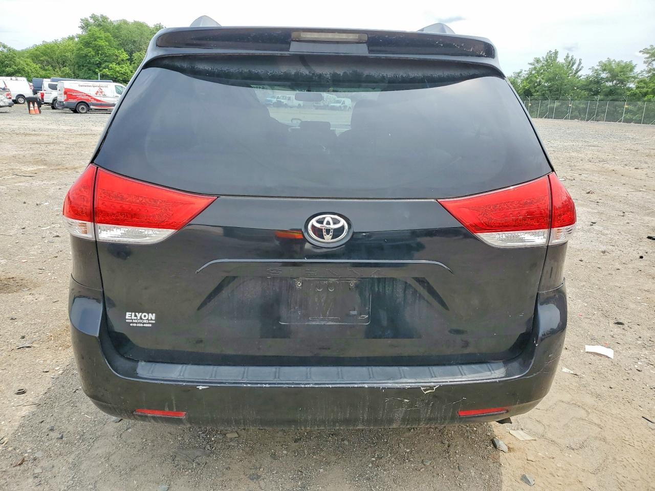 2014 Toyota Sienna Le Black vin: 5TDKK3DCXES501152
