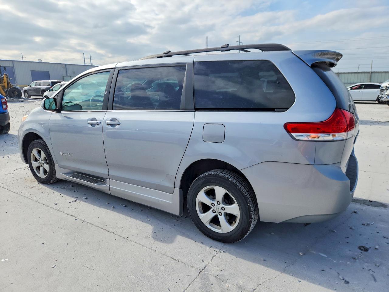 2014 Toyota Sienna Le Silver vin: 5TDKK3DCXES507453