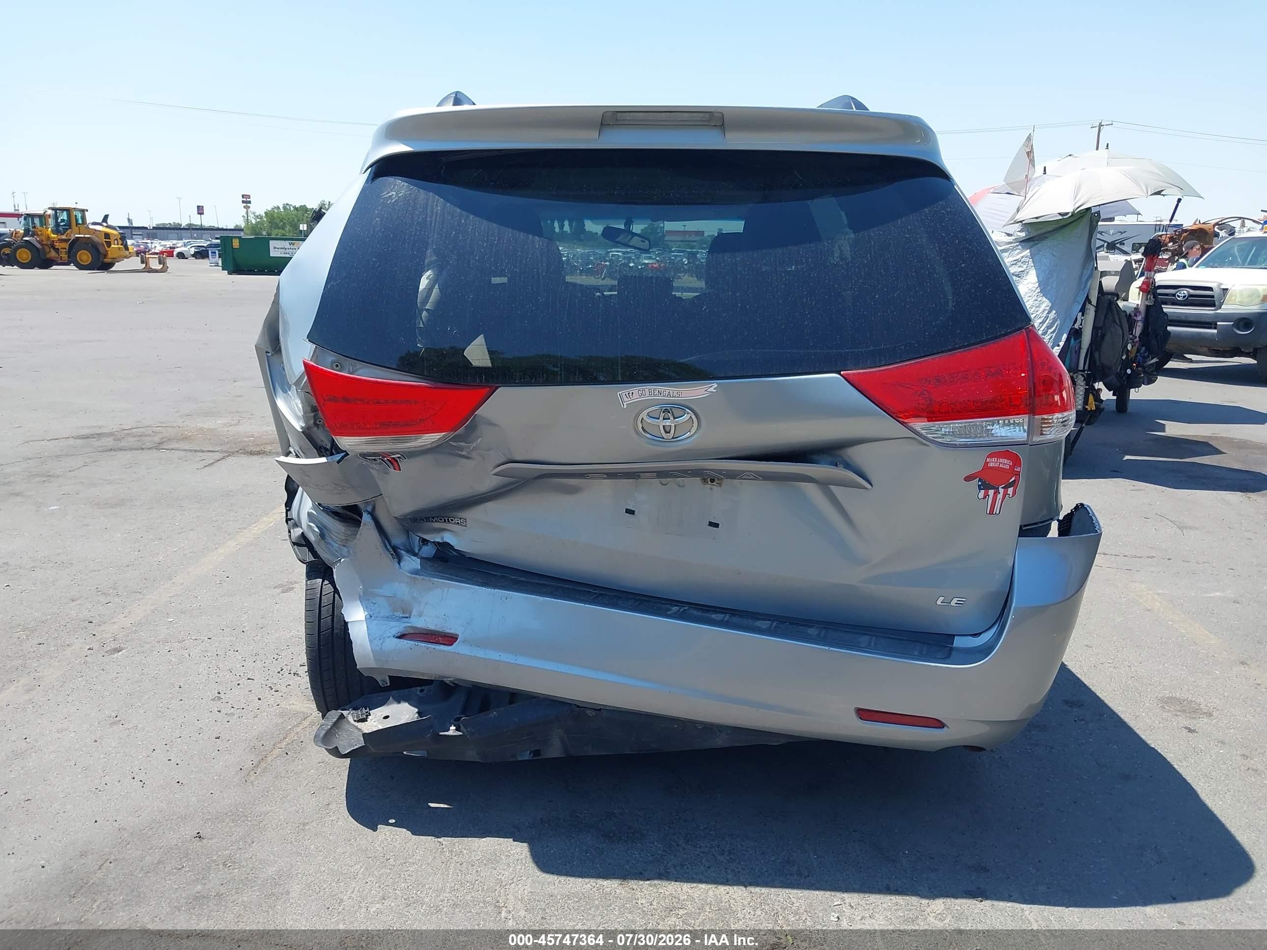 2014 Toyota Sienna Le V6 8 Passenger Silver vin: 5TDKK3DCXES525015