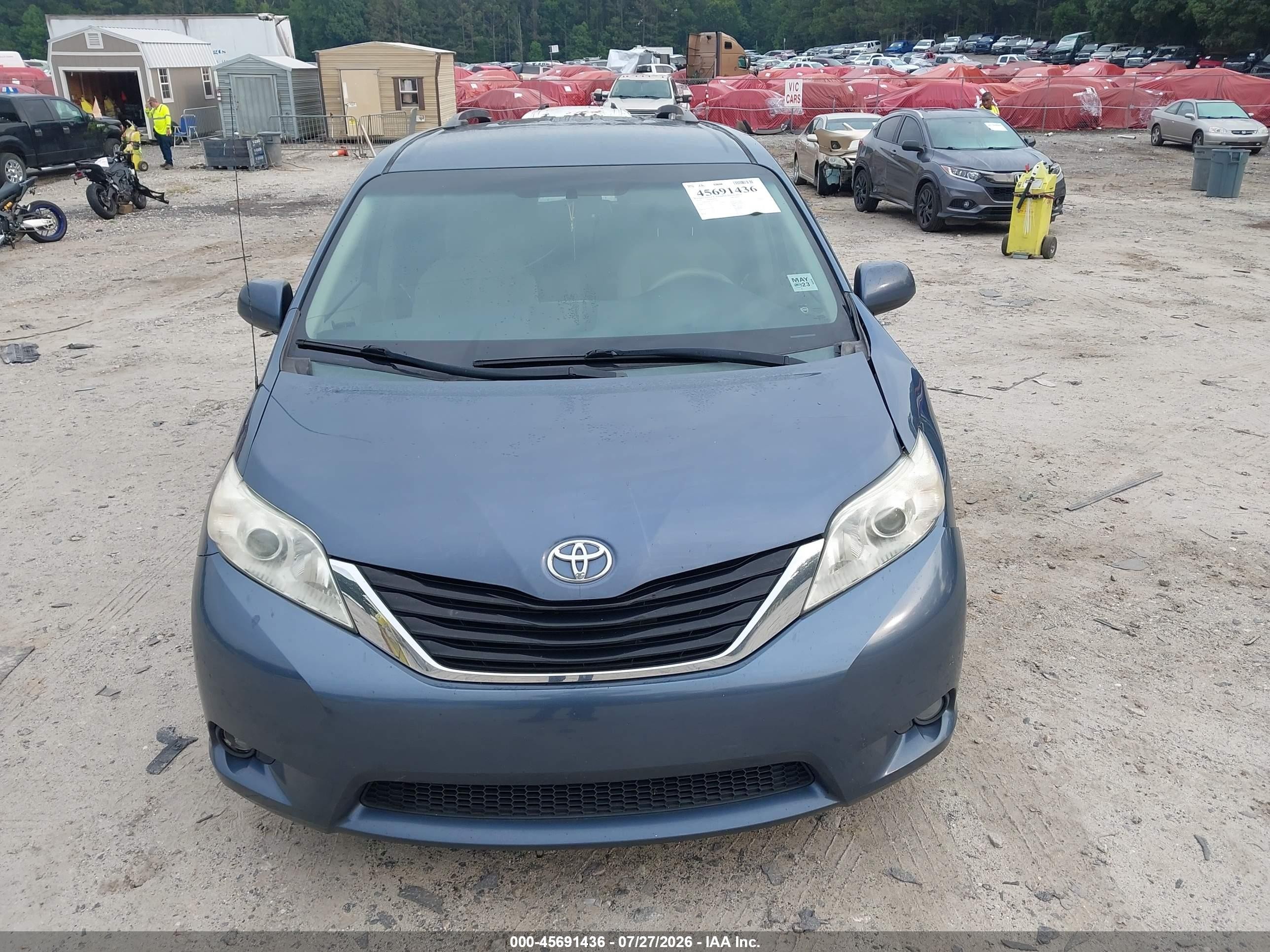 2014 Toyota Sienna Le V6 8 Passenger Blue vin: 5TDKK3DCXES525659