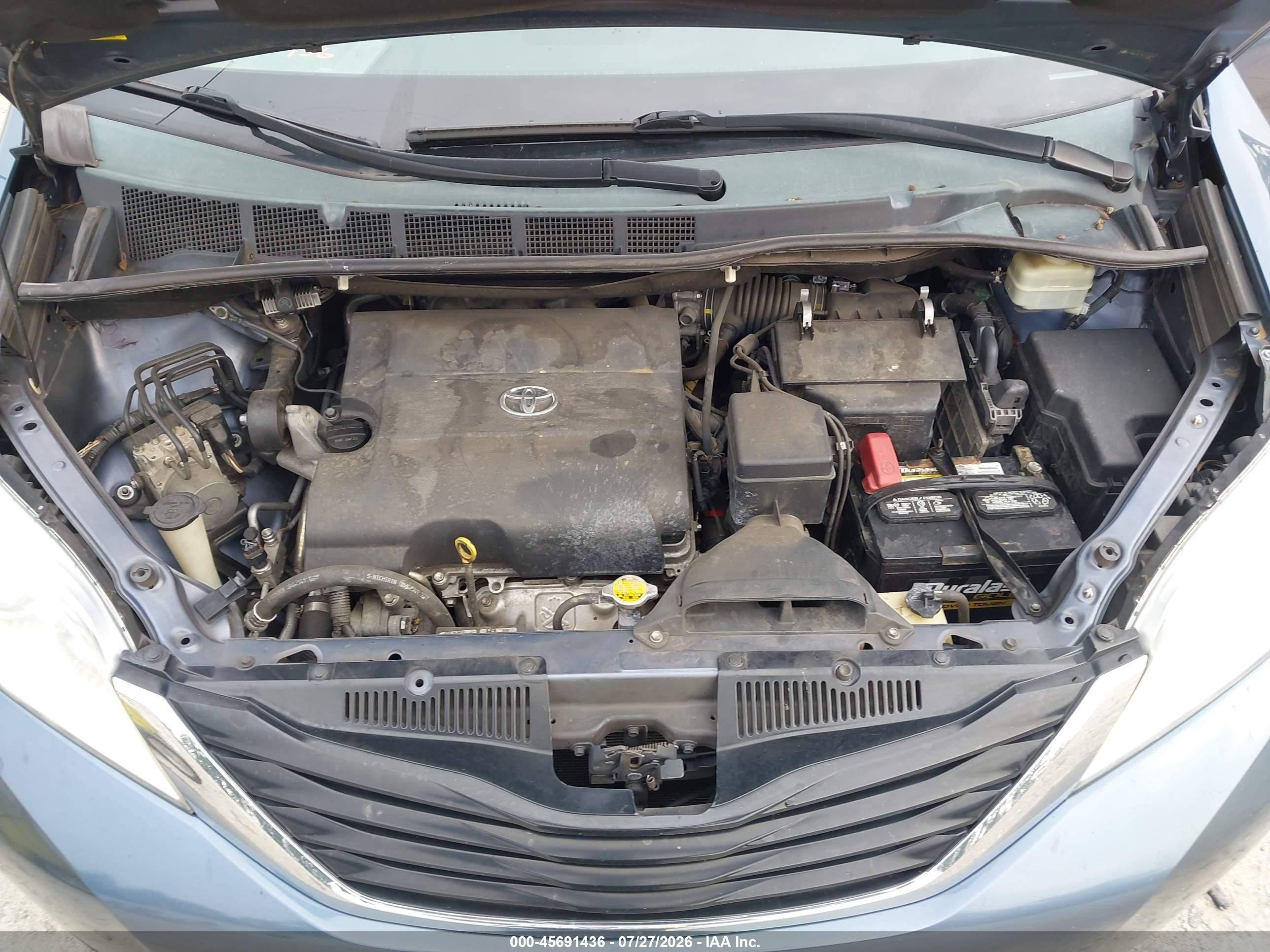 2014 Toyota Sienna Le V6 8 Passenger Blue vin: 5TDKK3DCXES525659