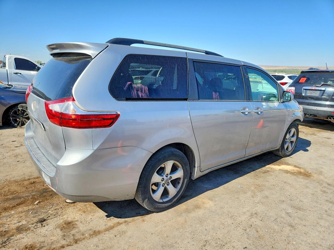 2015 Toyota Sienna Le Silver vin: 5TDKK3DCXFS558467
