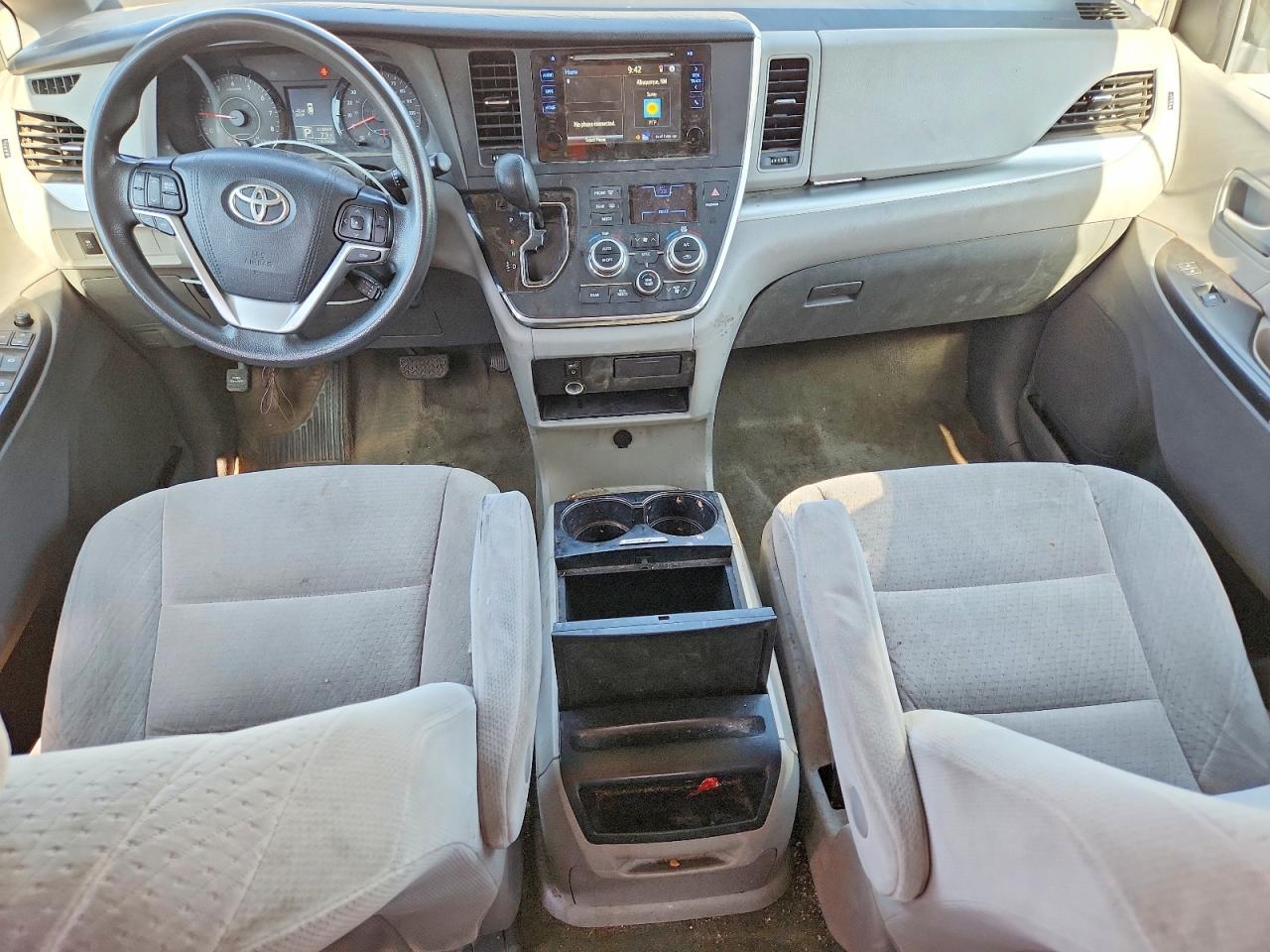 2015 Toyota Sienna Le Silver vin: 5TDKK3DCXFS558467