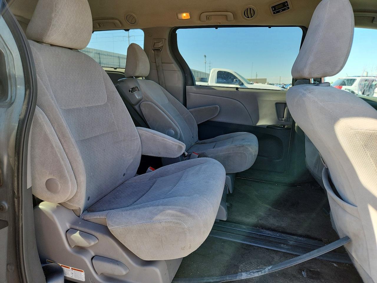 2015 Toyota Sienna Le Silver vin: 5TDKK3DCXFS558467