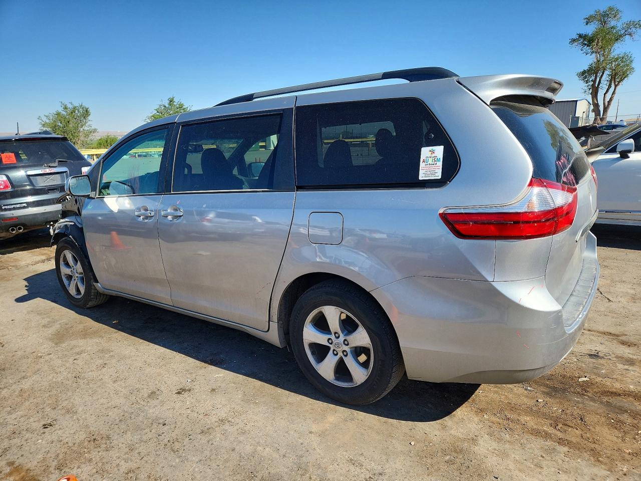 2015 Toyota Sienna Le Silver vin: 5TDKK3DCXFS558467
