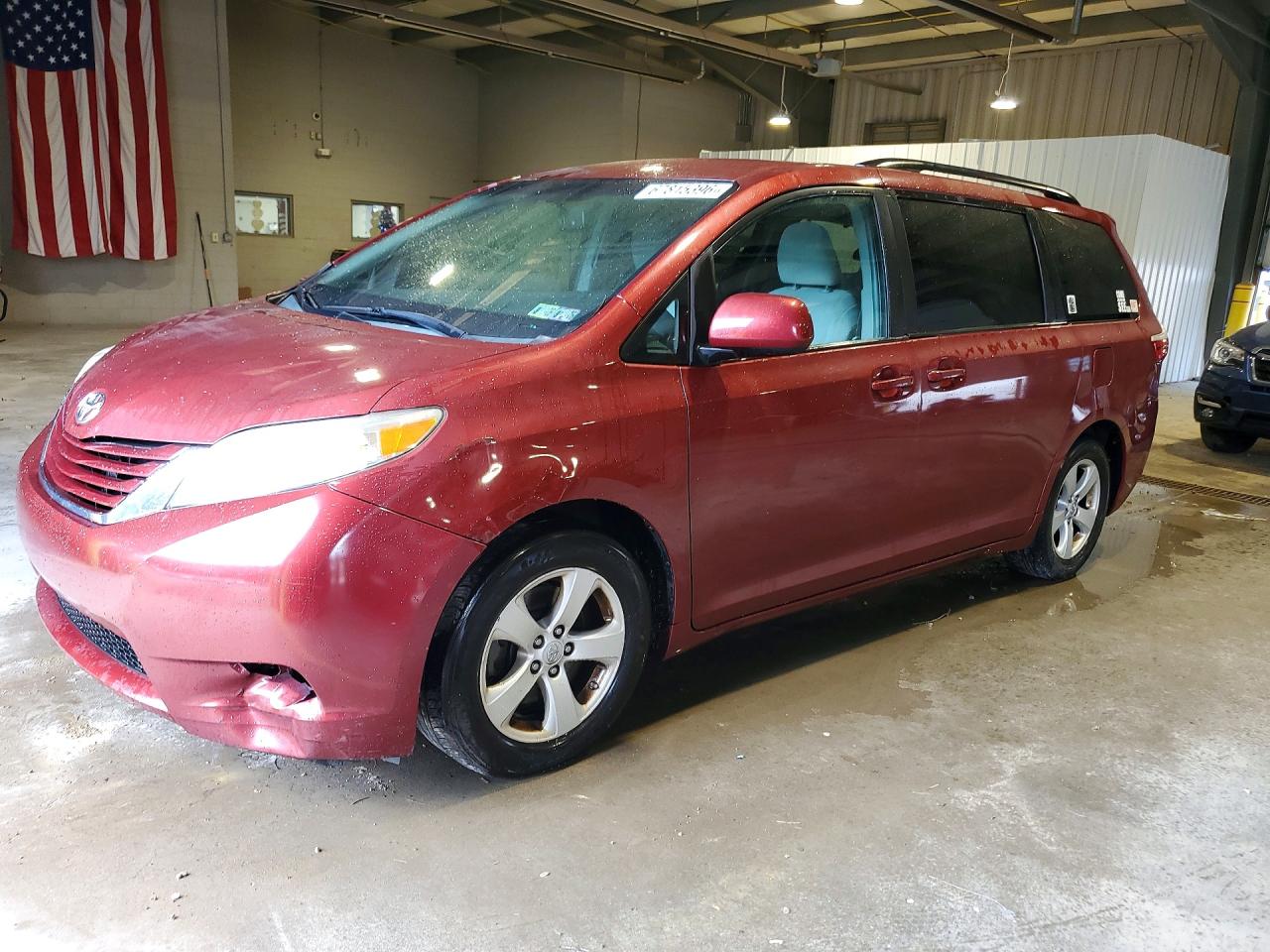 2015 Toyota Sienna Le Burgundy vin: 5TDKK3DCXFS560154