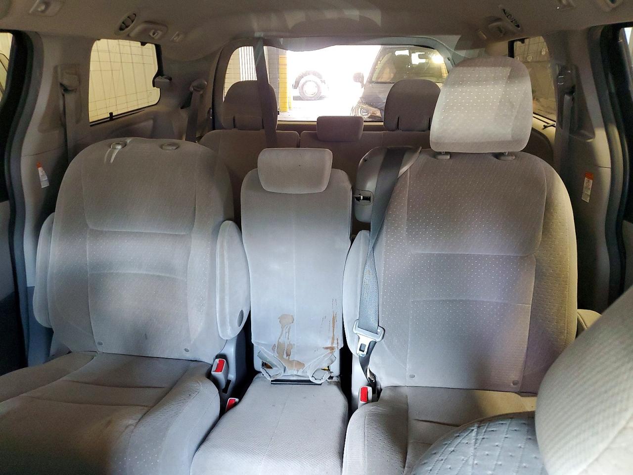 2015 Toyota Sienna Le Burgundy vin: 5TDKK3DCXFS560154