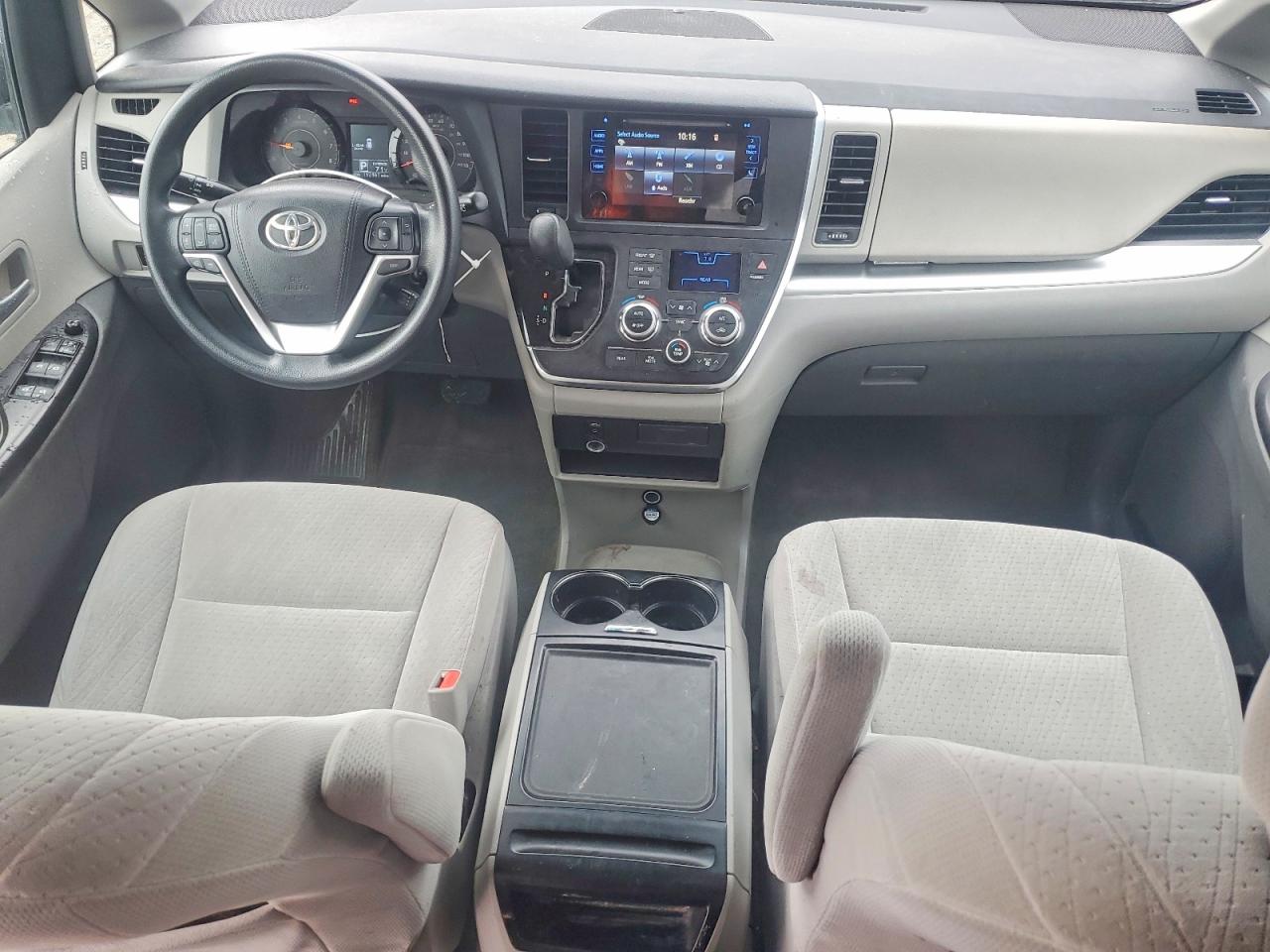 2015 Toyota Sienna Le Maroon vin: 5TDKK3DCXFS560302