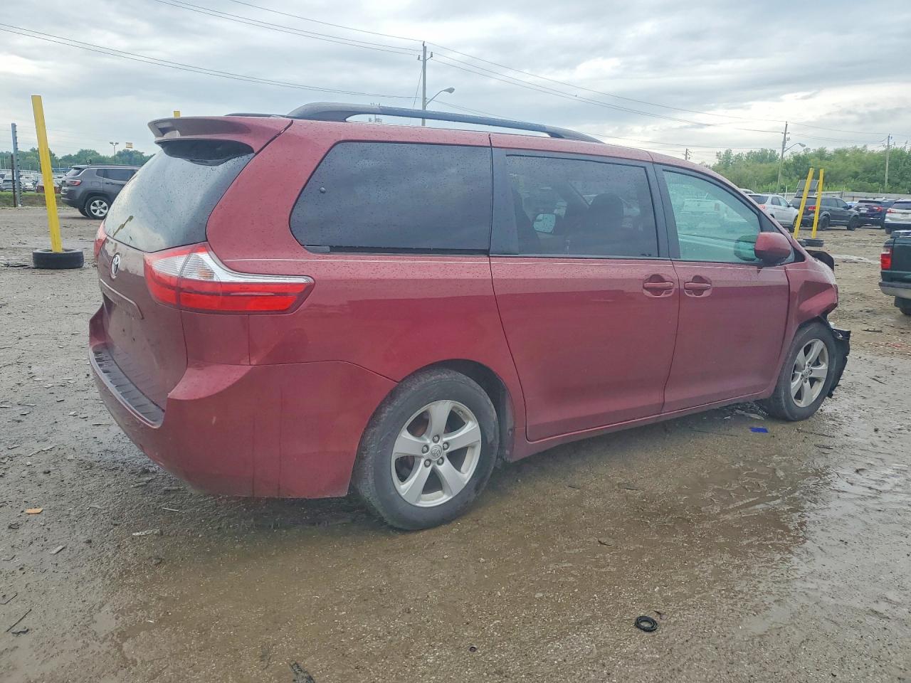 2015 Toyota Sienna Le Maroon vin: 5TDKK3DCXFS560302