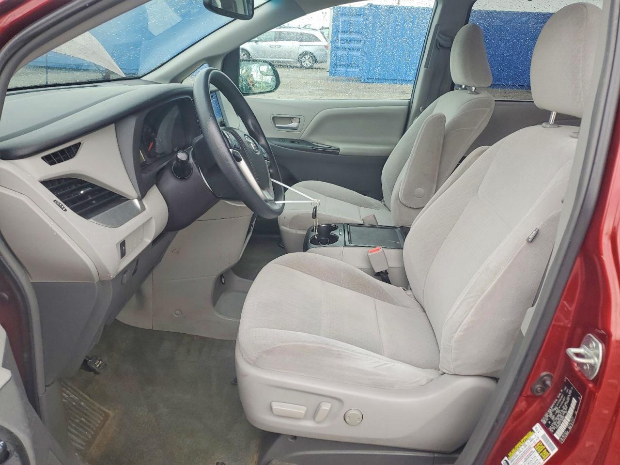 2015 Toyota Sienna Le Maroon vin: 5TDKK3DCXFS560302