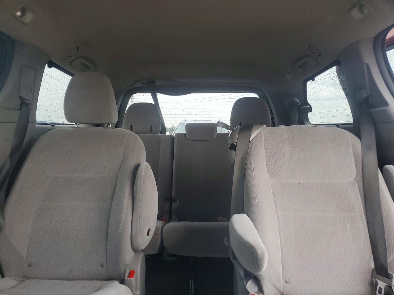 2015 Toyota Sienna Le Maroon vin: 5TDKK3DCXFS560302