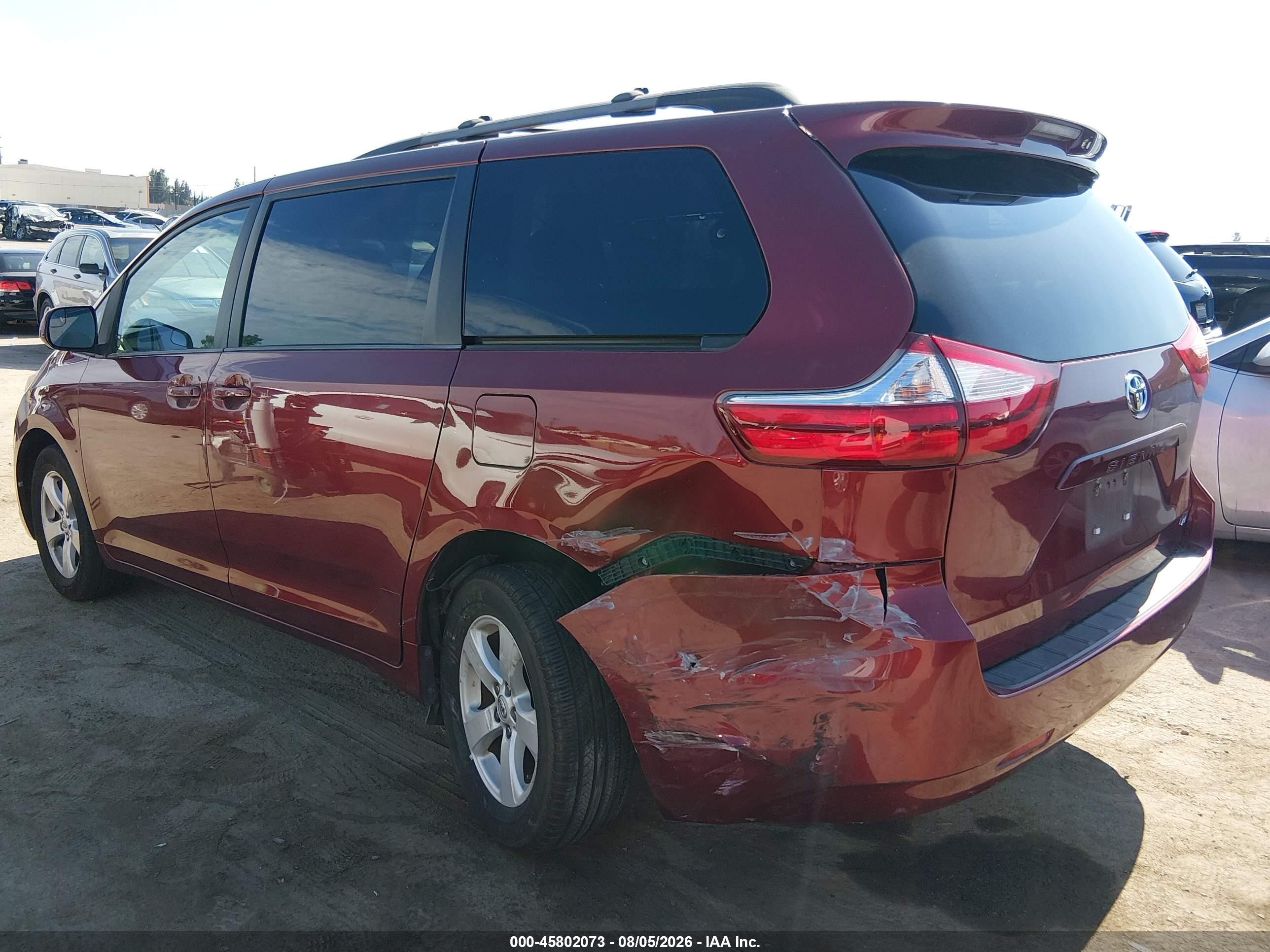 2015 Toyota Sienna Le 8 Passenger Красный vin: 5TDKK3DCXFS569551
