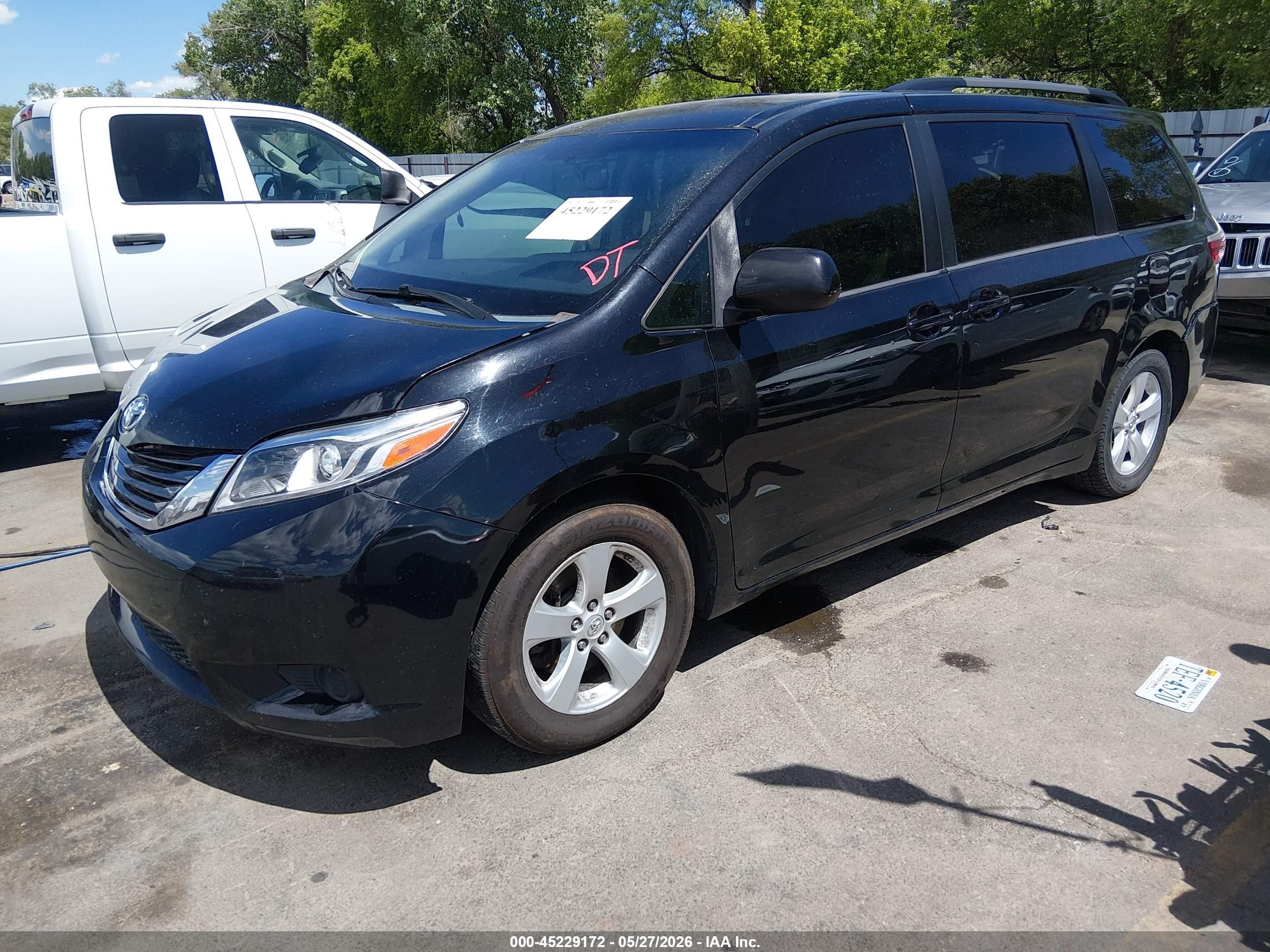 2015 Toyota Sienna Le 8 Passenger Black vin: 5TDKK3DCXFS572417