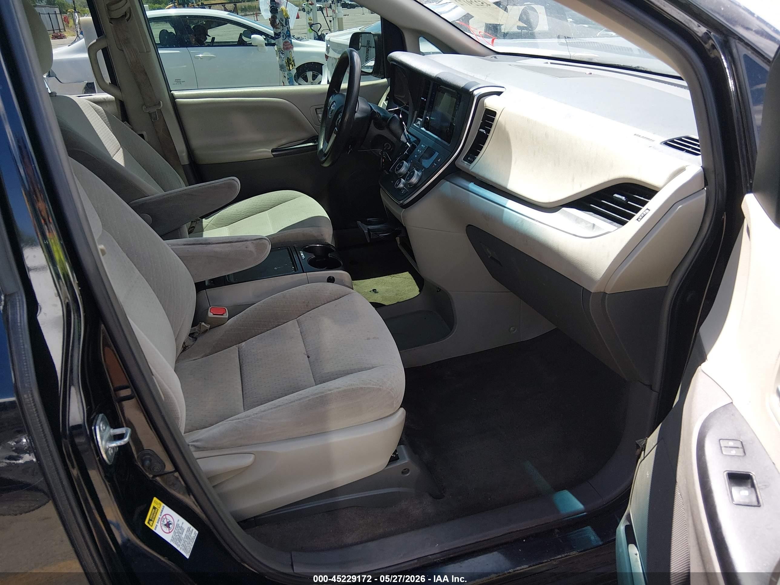 2015 Toyota Sienna Le 8 Passenger Black vin: 5TDKK3DCXFS572417