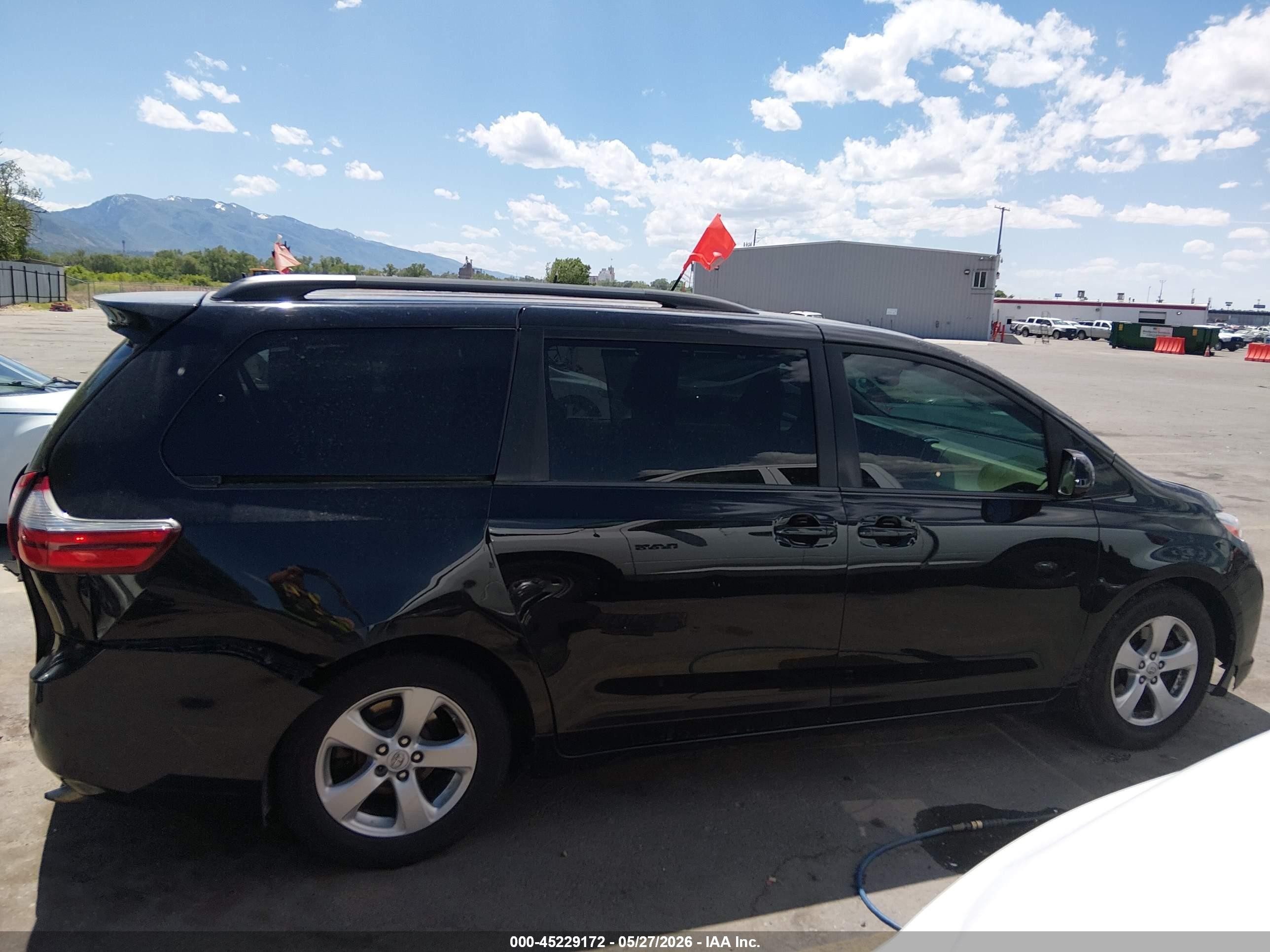 2015 Toyota Sienna Le 8 Passenger Black vin: 5TDKK3DCXFS572417