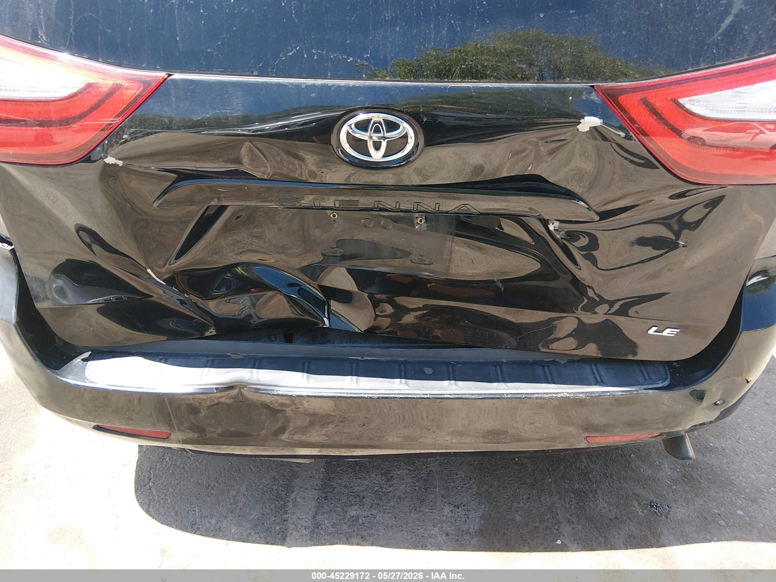 2015 Toyota Sienna Le 8 Passenger Black vin: 5TDKK3DCXFS572417
