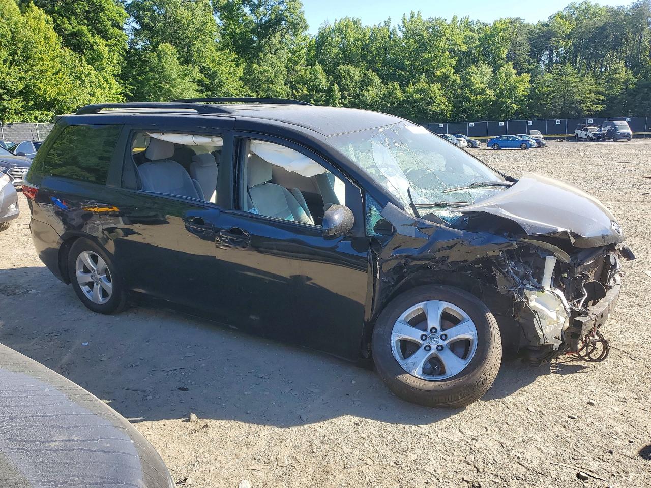2015 Toyota Sienna Le Черный vin: 5TDKK3DCXFS589637
