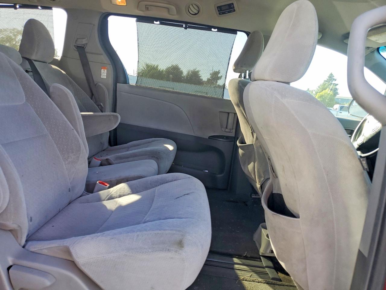 2015 Toyota Sienna Le Maroon vin: 5TDKK3DCXFS601057