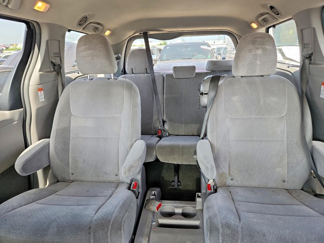 2015 Toyota Sienna Le Gray vin: 5TDKK3DCXFS613015
