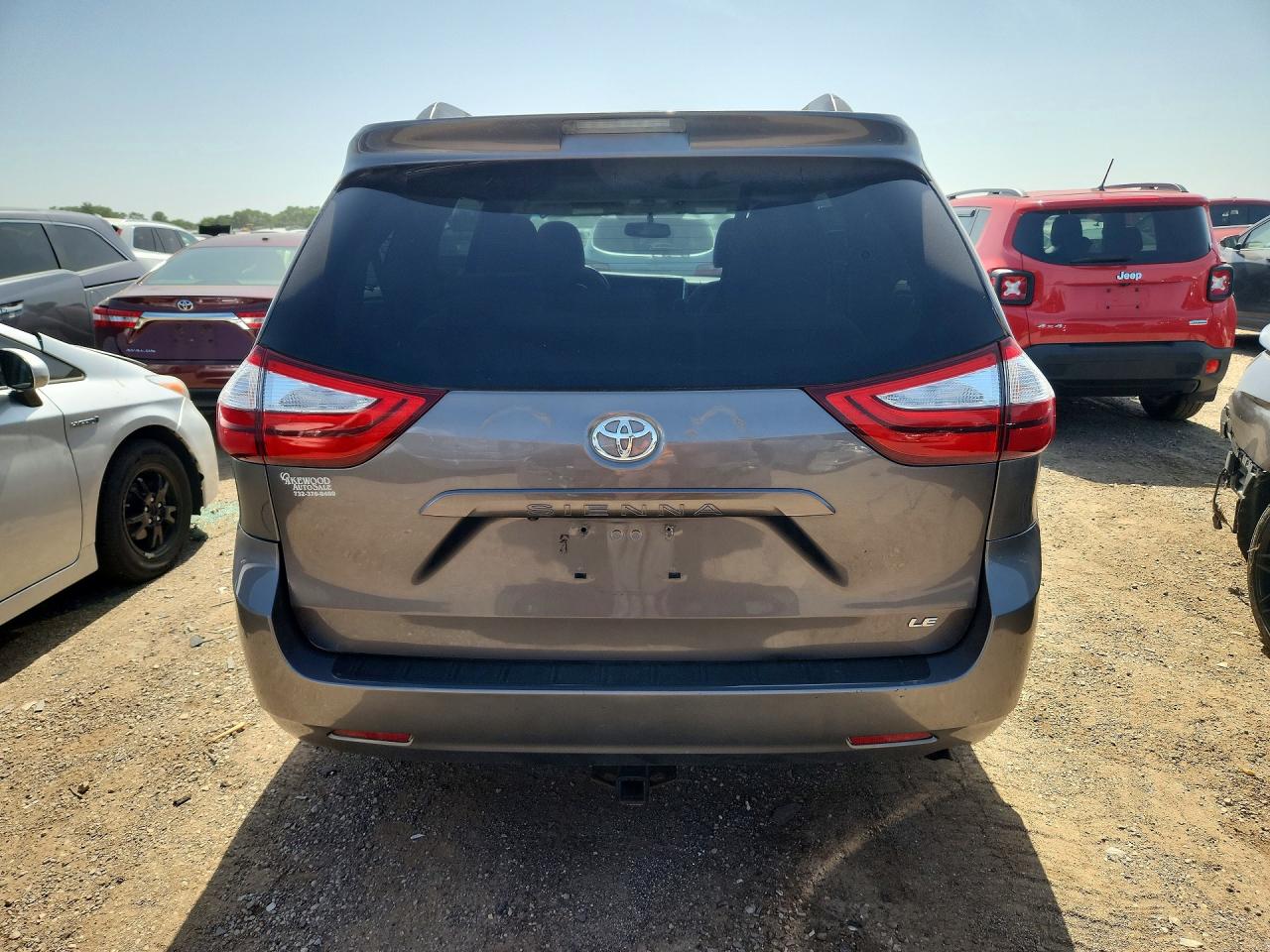 2015 Toyota Sienna Le Gray vin: 5TDKK3DCXFS613015