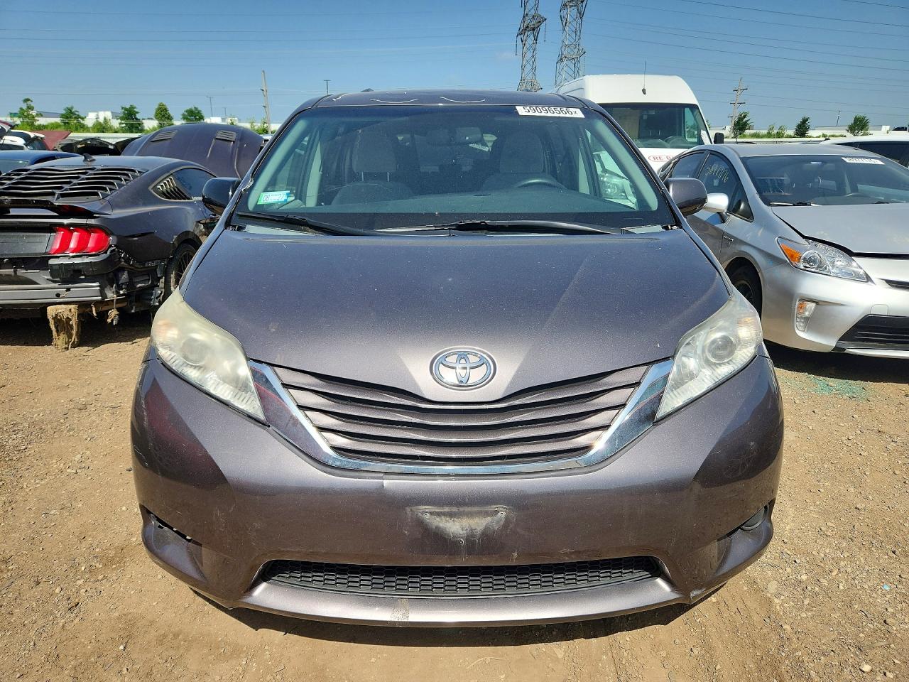2015 Toyota Sienna Le Gray vin: 5TDKK3DCXFS613015