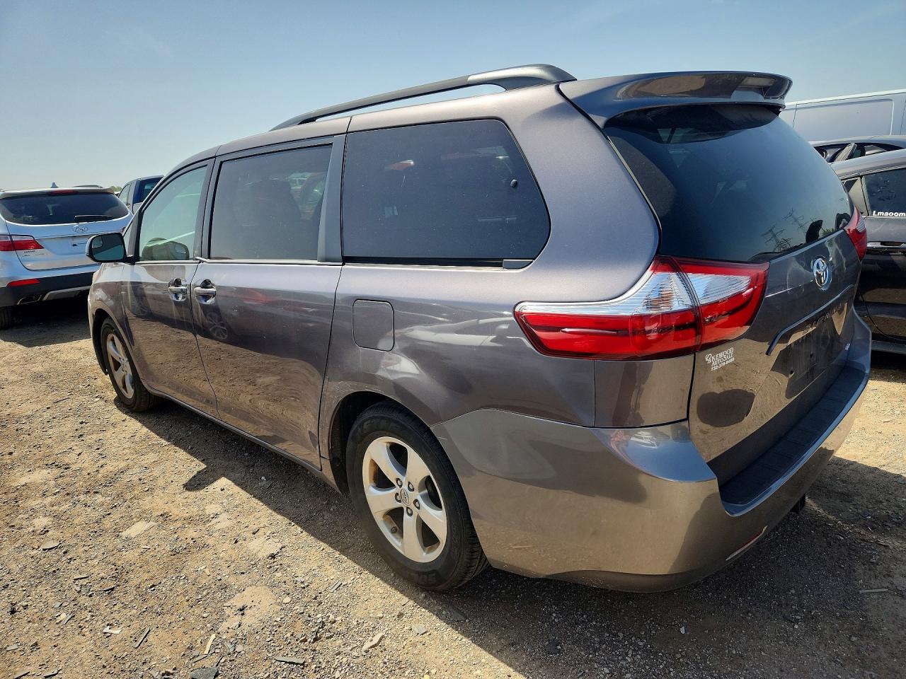 2015 Toyota Sienna Le Gray vin: 5TDKK3DCXFS613015
