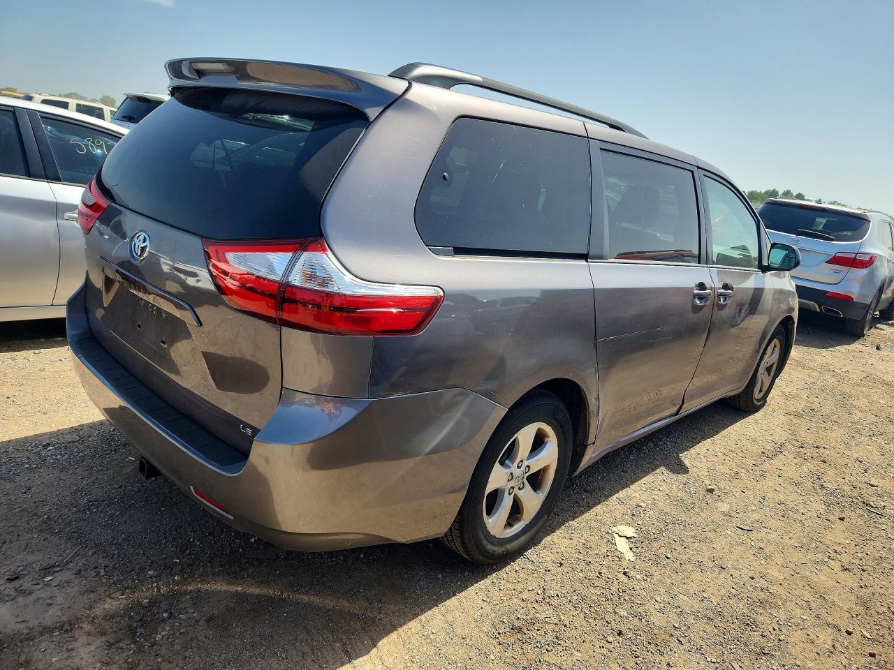 2015 Toyota Sienna Le Gray vin: 5TDKK3DCXFS613015