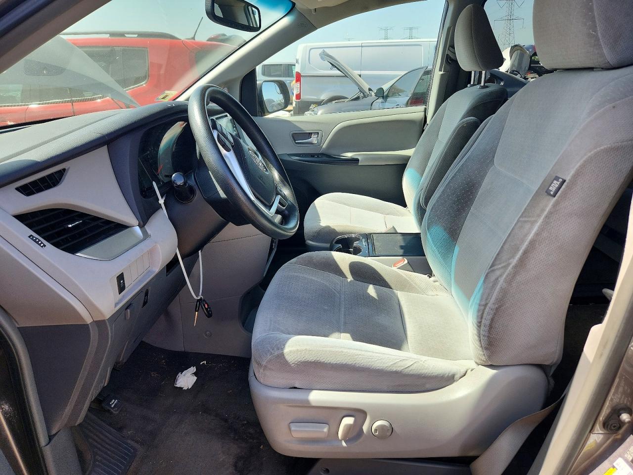 2015 Toyota Sienna Le Gray vin: 5TDKK3DCXFS613015