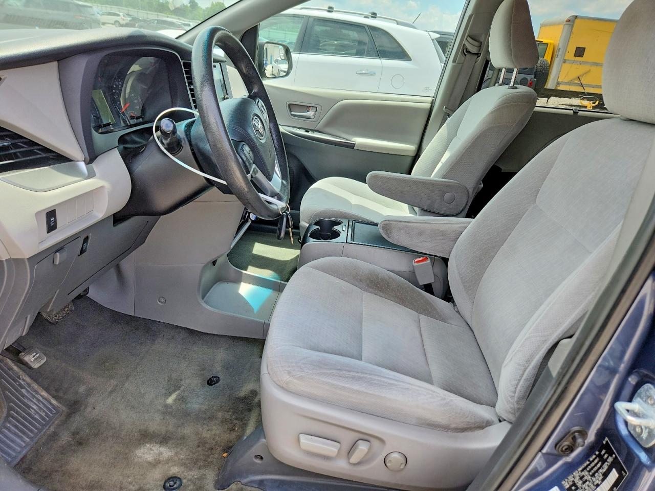 2015 Toyota Sienna Le Синий vin: 5TDKK3DCXFS613354