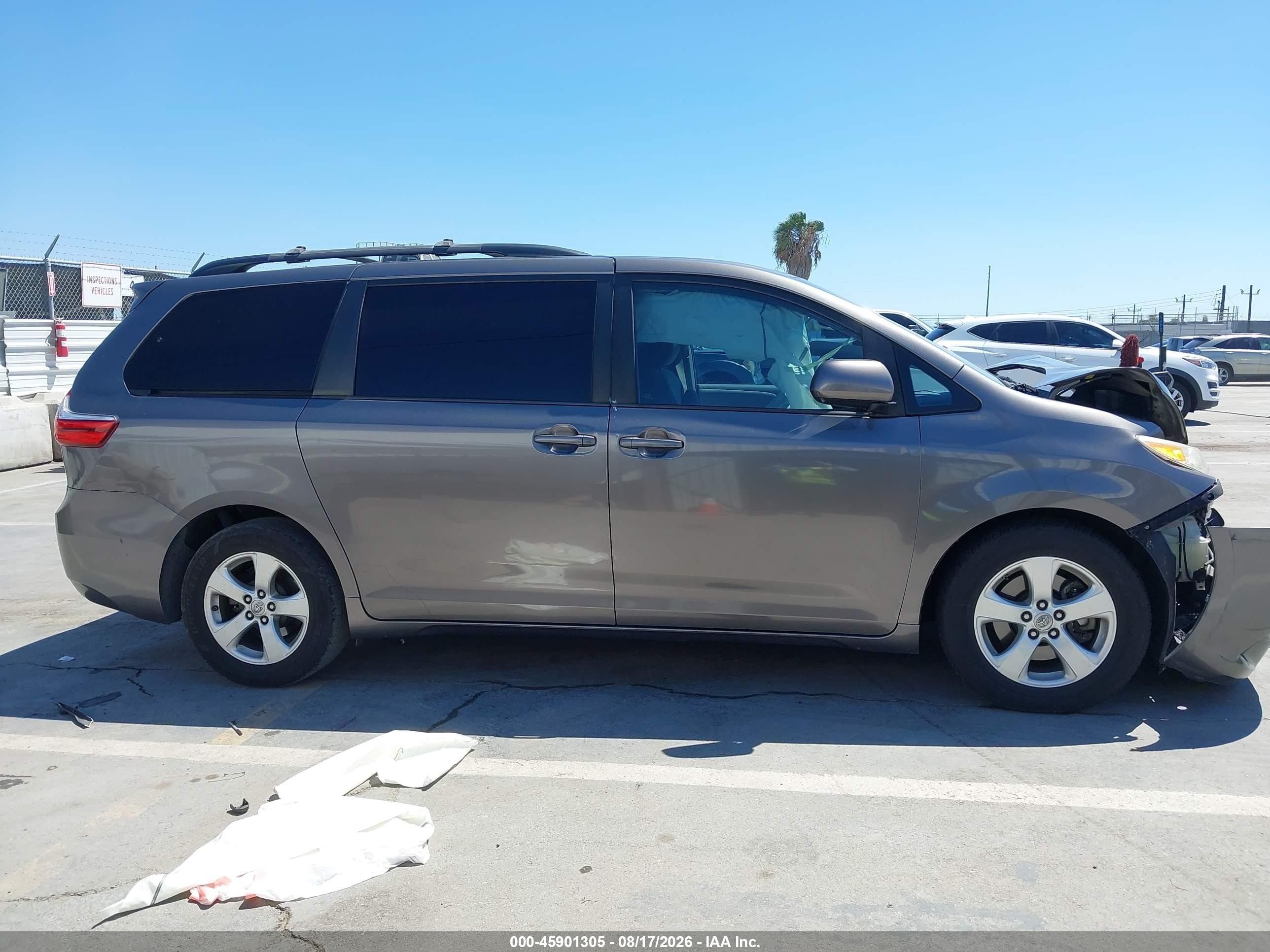 2015 Toyota Sienna Le 8 Passenger Gray vin: 5TDKK3DCXFS615847