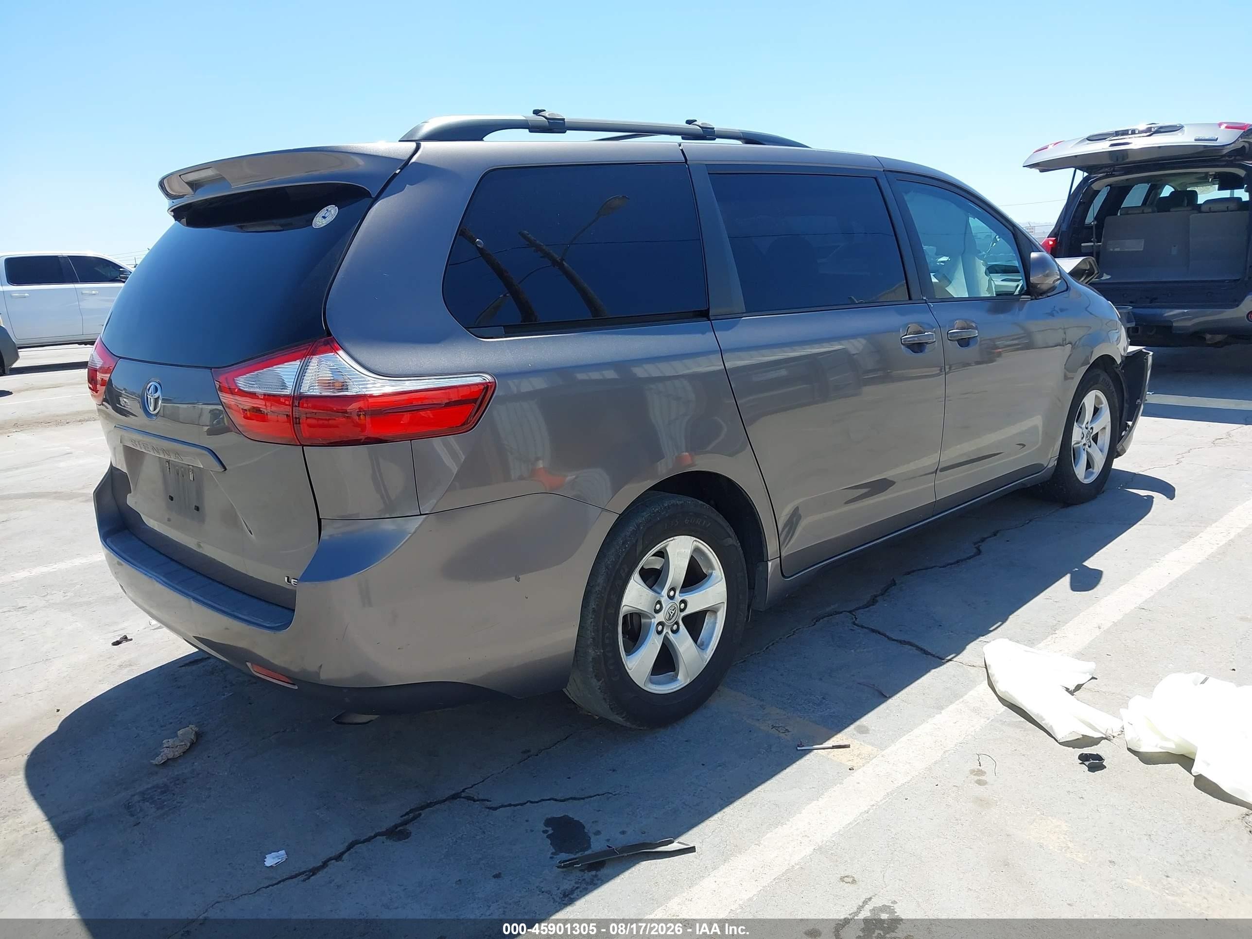 2015 Toyota Sienna Le 8 Passenger Gray vin: 5TDKK3DCXFS615847