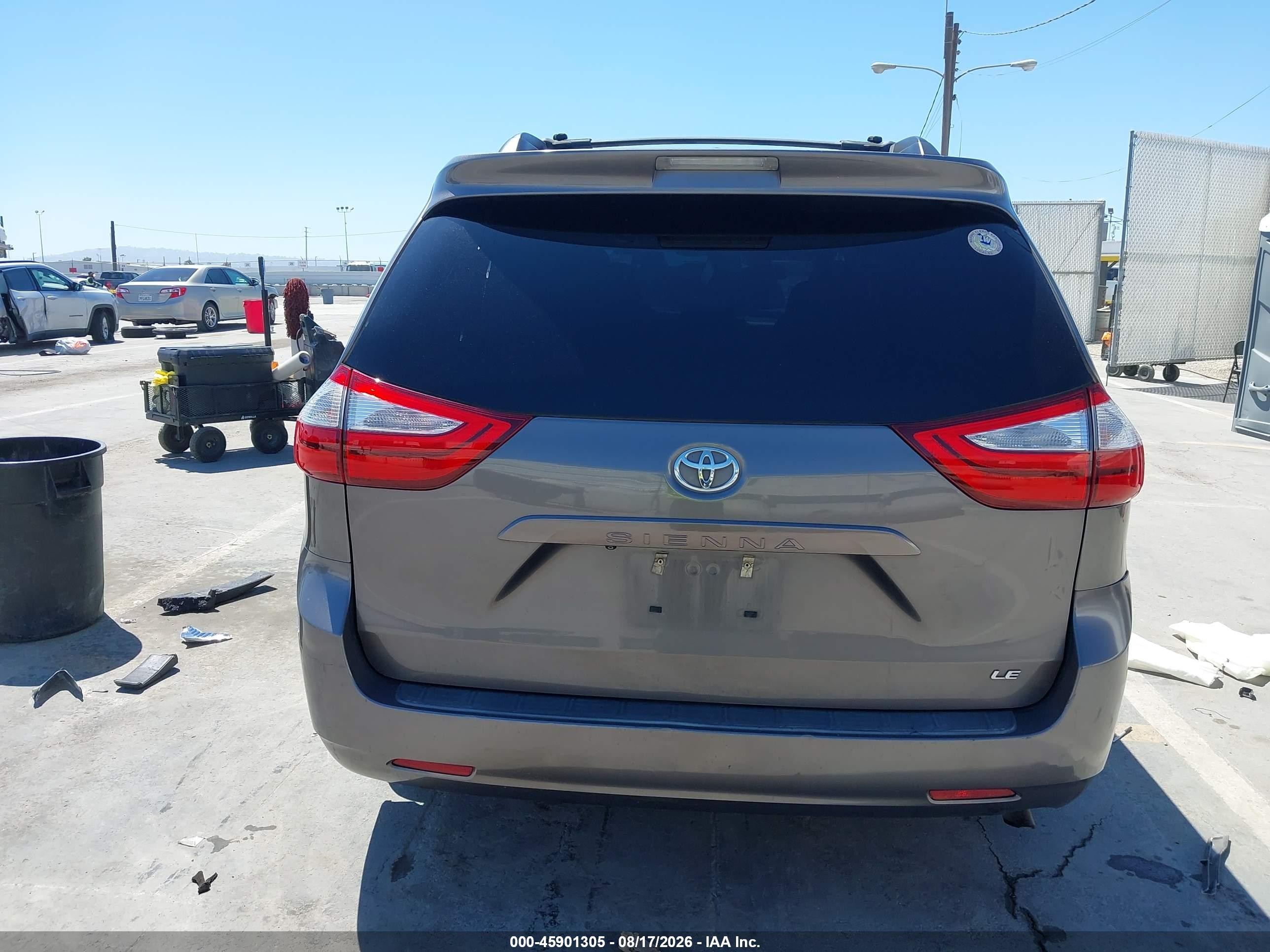 2015 Toyota Sienna Le 8 Passenger Gray vin: 5TDKK3DCXFS615847