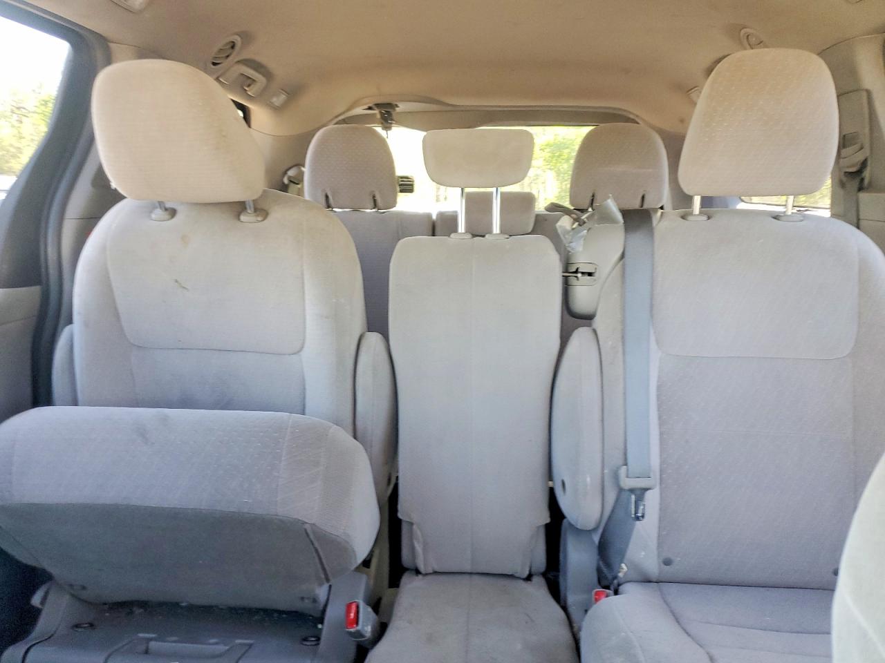 2015 Toyota Sienna Le Gray vin: 5TDKK3DCXFS625469