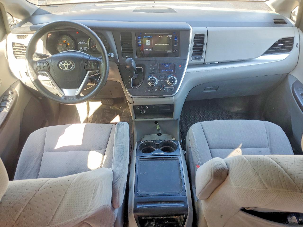 2015 Toyota Sienna Le Gray vin: 5TDKK3DCXFS625469