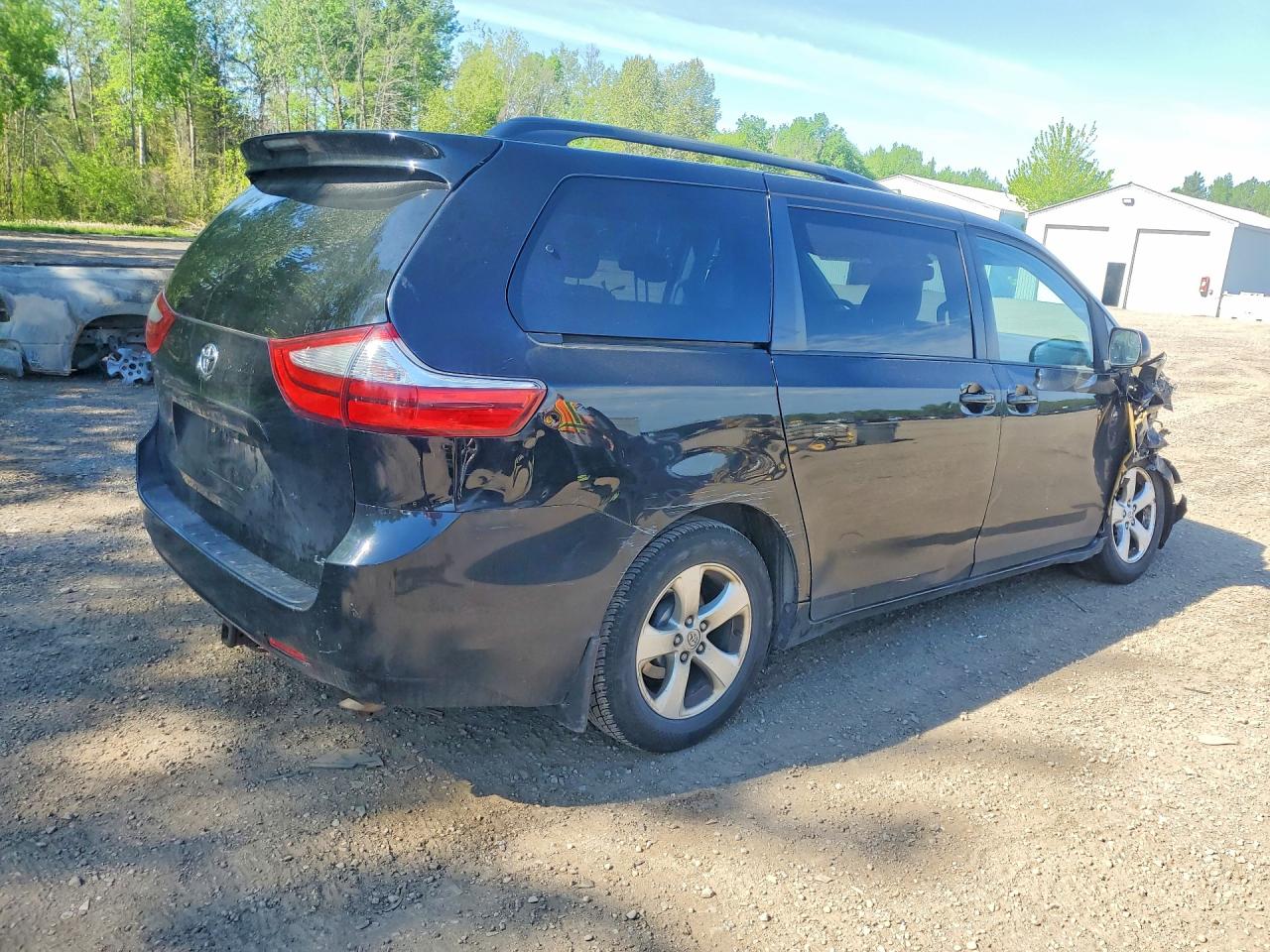 2015 Toyota Sienna Le Gray vin: 5TDKK3DCXFS625469